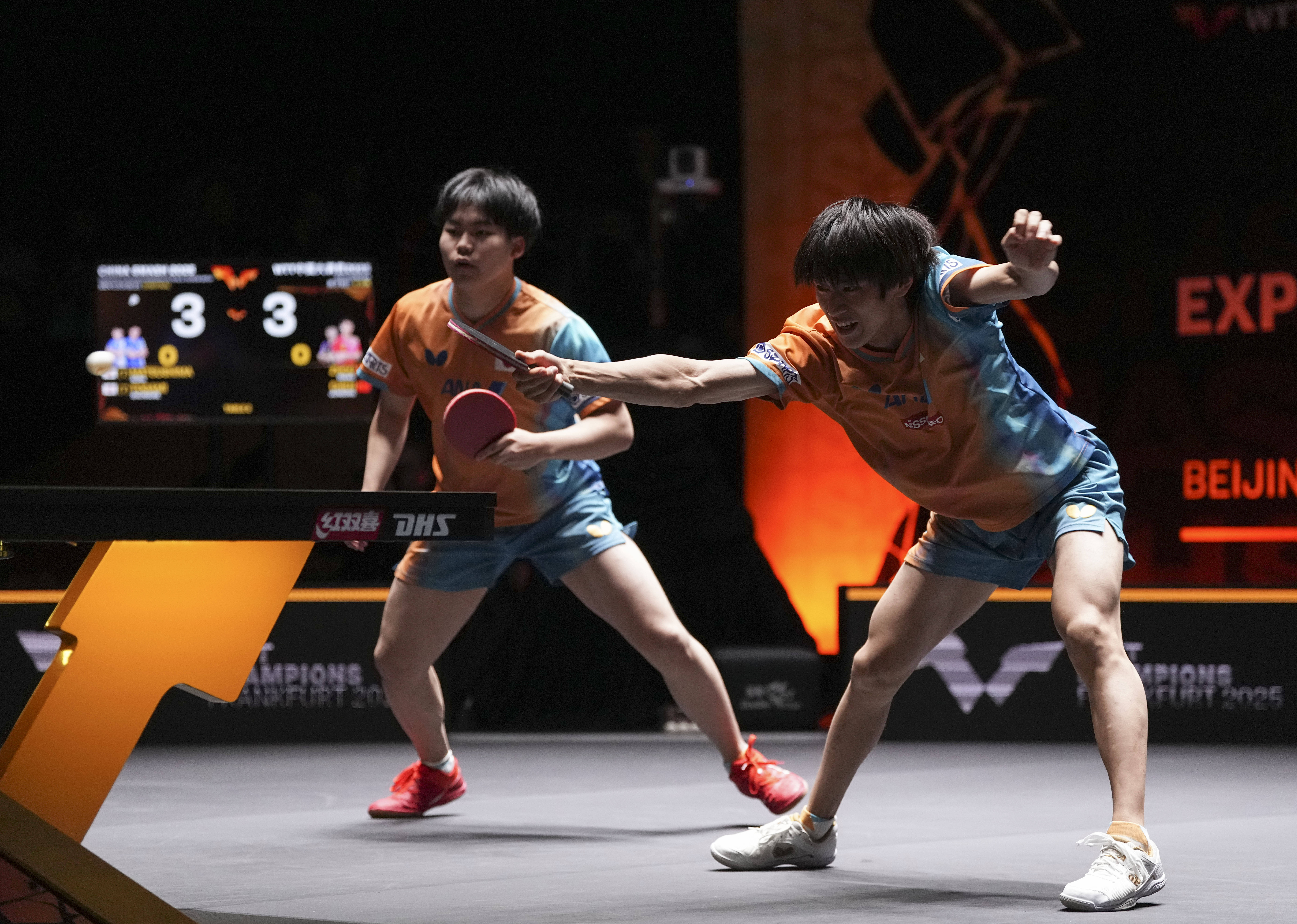 (体育)乒乓球——WTT中国大满贯赛:周启豪/陈俊菘晋级男双决赛
